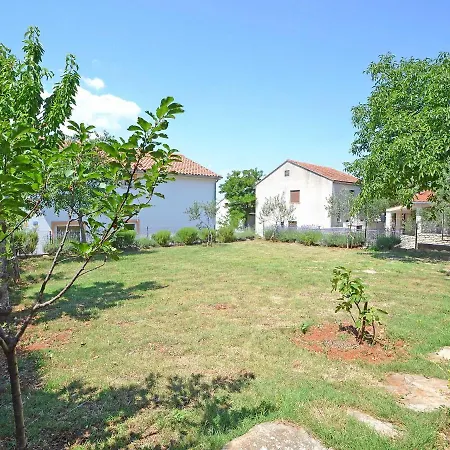 Apartment Ruzica-2 *